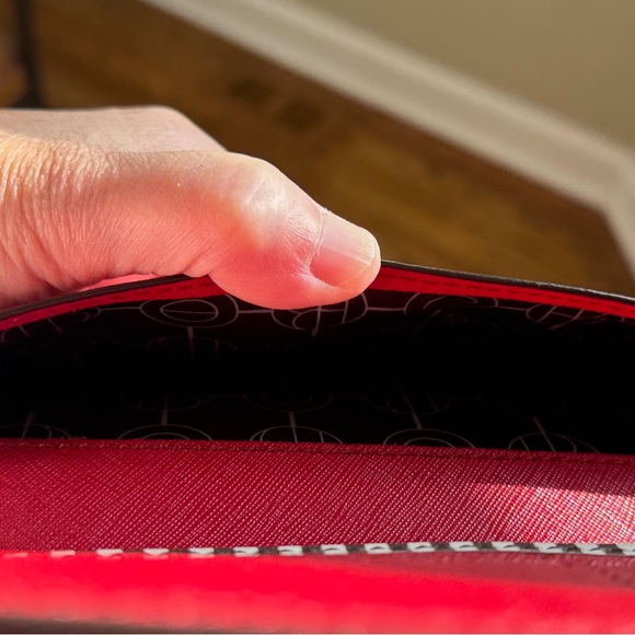 Henri Bendel Kangaroo Wallet - Picture 7 of 8